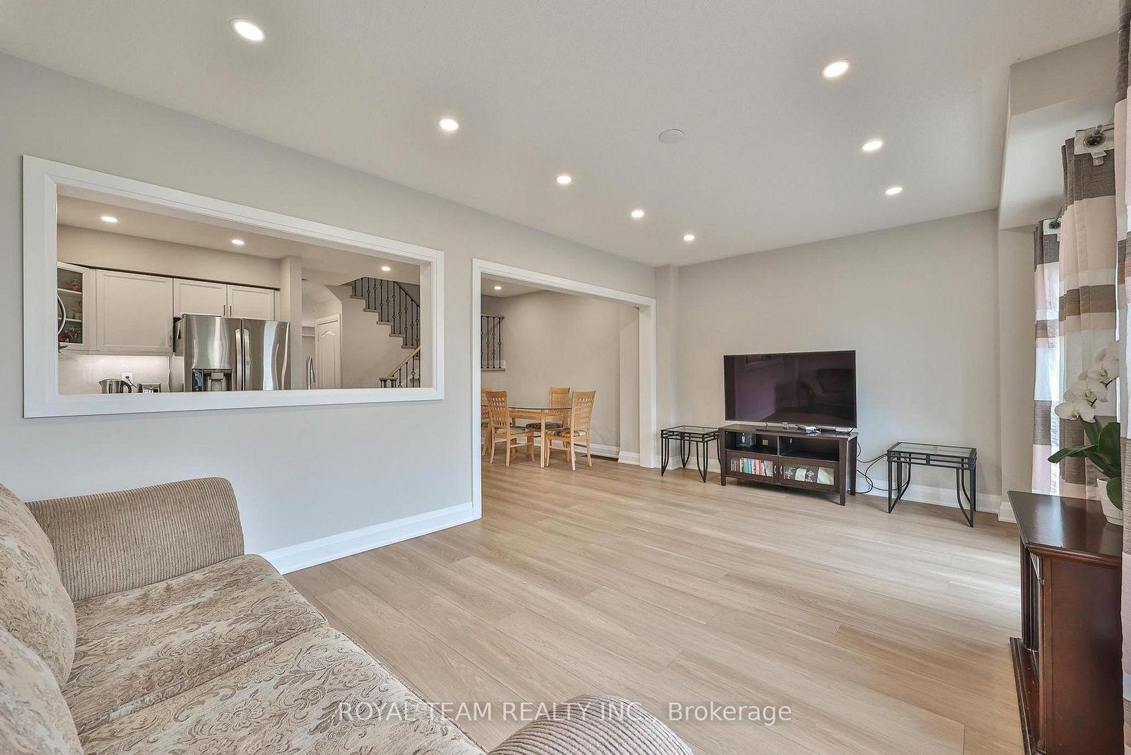 Townhouse for sale at 11 Jarrett Court, Vaughan, Ontario, L6A 3W4 - Vellore Village - MLS: N12924096