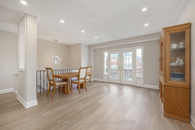 11 Jarrett Court • Vaughan, ON photo 5