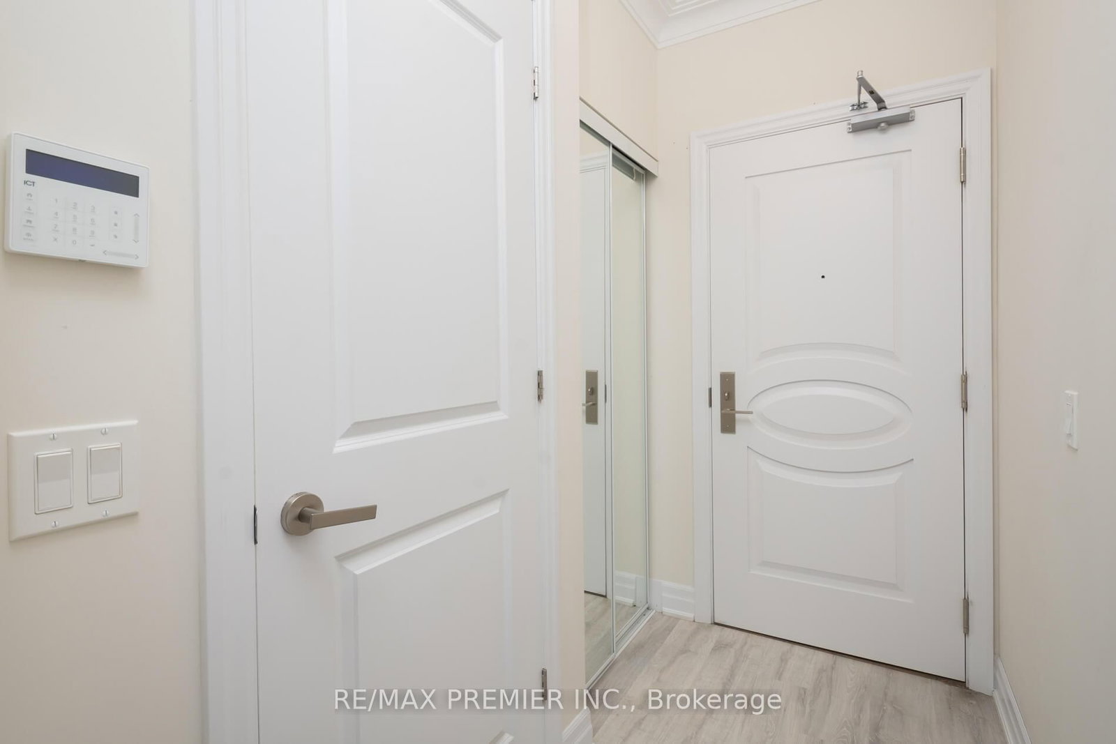 Condo for sale at 909-9085 Jane Street, Vaughan, Ontario, L4K 0L8 - Concord - MLS: N12924240