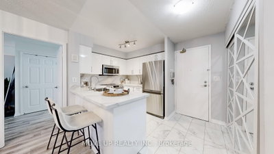 Condo sold at 225-3 Ellesmere Street, Richmond Hill, Ontario, L4B 4N2 - Langstaff - MLS: N12924298