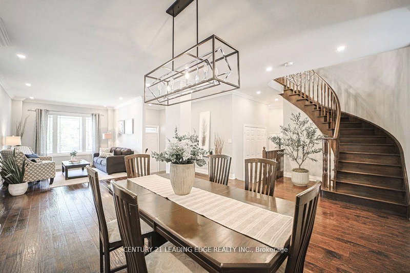 204 Ivy Jay Cres, Aurora, L4G 0E9 | Image 3