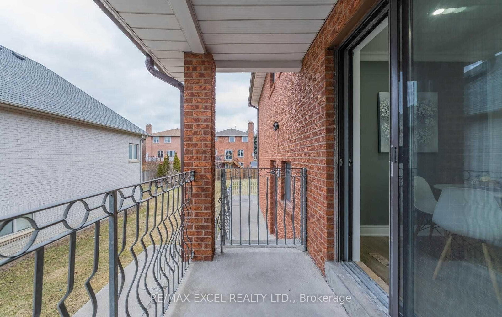 Detached House for sale at 20 Garden Avenue, Richmond Hill, Ontario, L4C 6L9 - South Richvale - MLS: N12924934