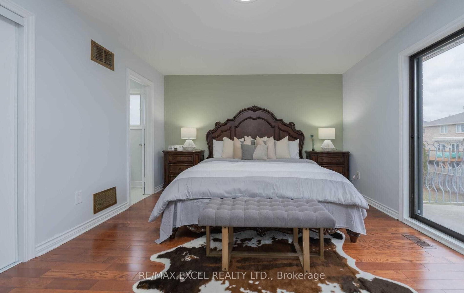 Detached House for sale at 20 Garden Avenue, Richmond Hill, Ontario, L4C 6L9 - South Richvale - MLS: N12924934