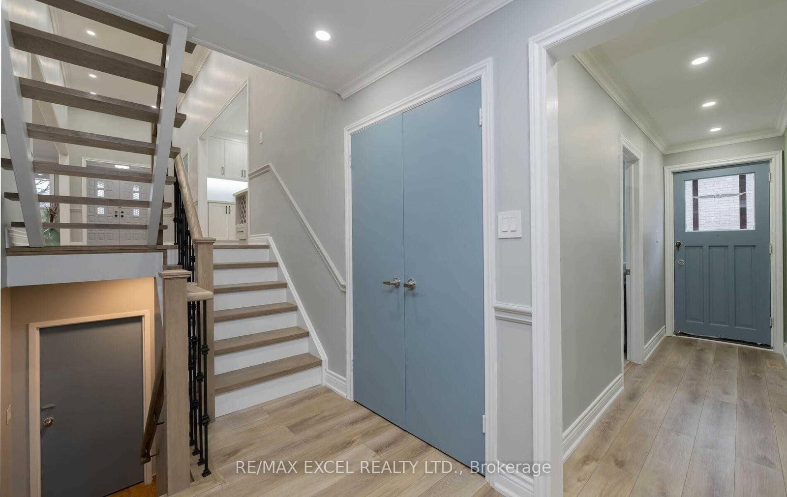 Detached House for sale at 20 Garden Avenue, Richmond Hill, Ontario, L4C 6L9 - South Richvale - MLS: N12924934