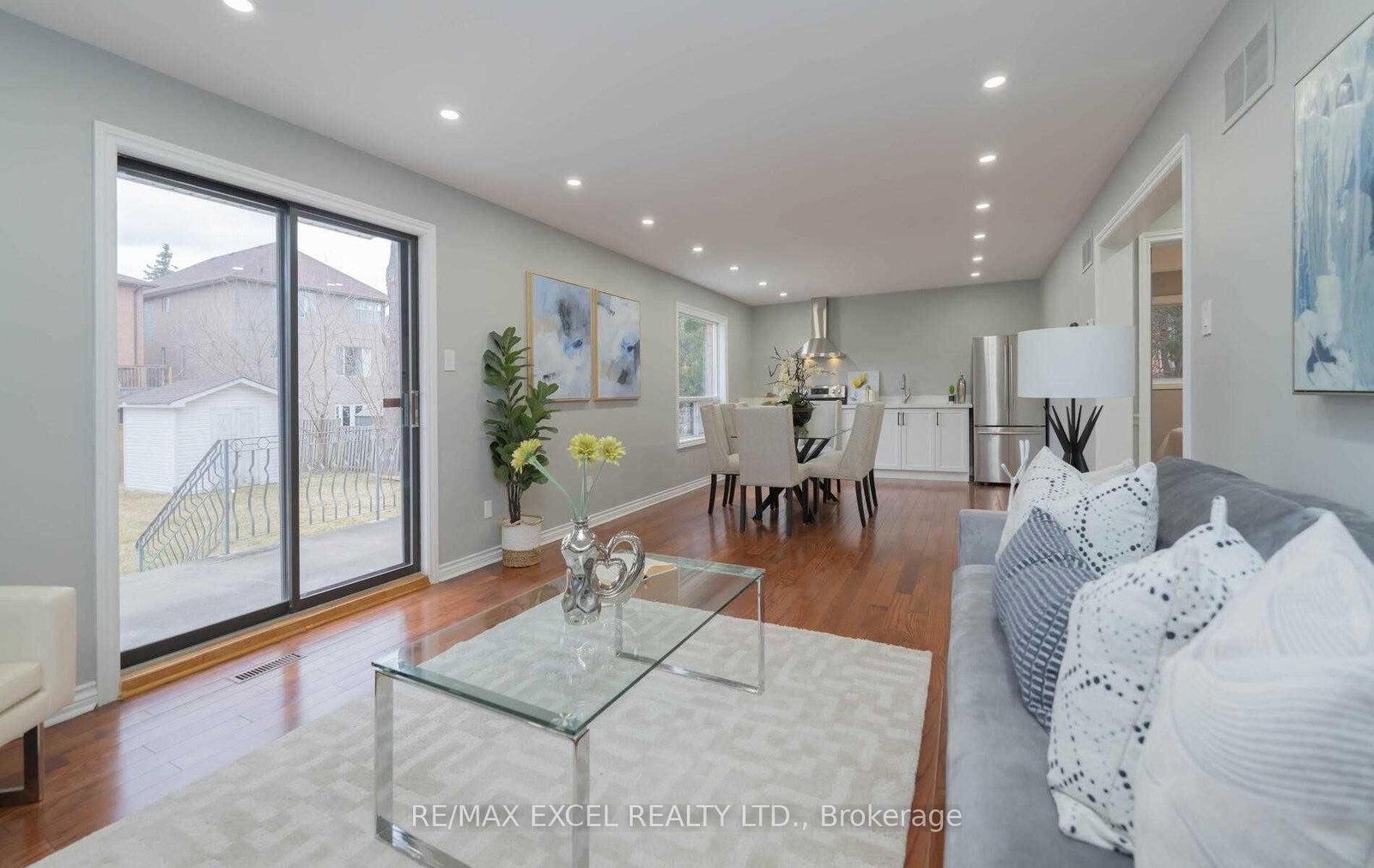 Detached House for sale at 20 Garden Avenue, Richmond Hill, Ontario, L4C 6L9 - South Richvale - MLS: N12924934