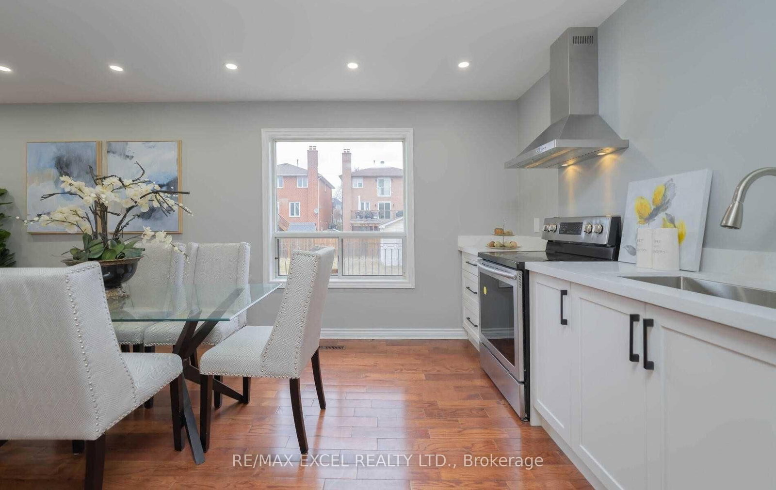 Detached House for sale at 20 Garden Avenue, Richmond Hill, Ontario, L4C 6L9 - South Richvale - MLS: N12924934