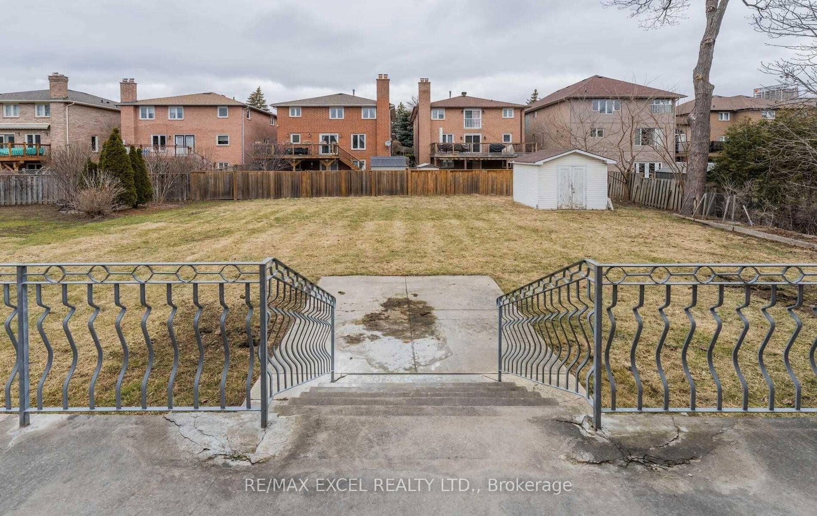 Detached House for sale at 20 Garden Avenue, Richmond Hill, Ontario, L4C 6L9 - South Richvale - MLS: N12924934