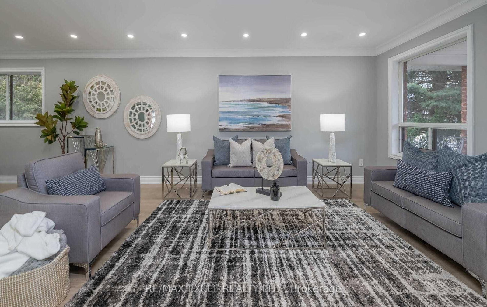 Detached House for sale at 20 Garden Avenue, Richmond Hill, Ontario, L4C 6L9 - South Richvale - MLS: N12924934