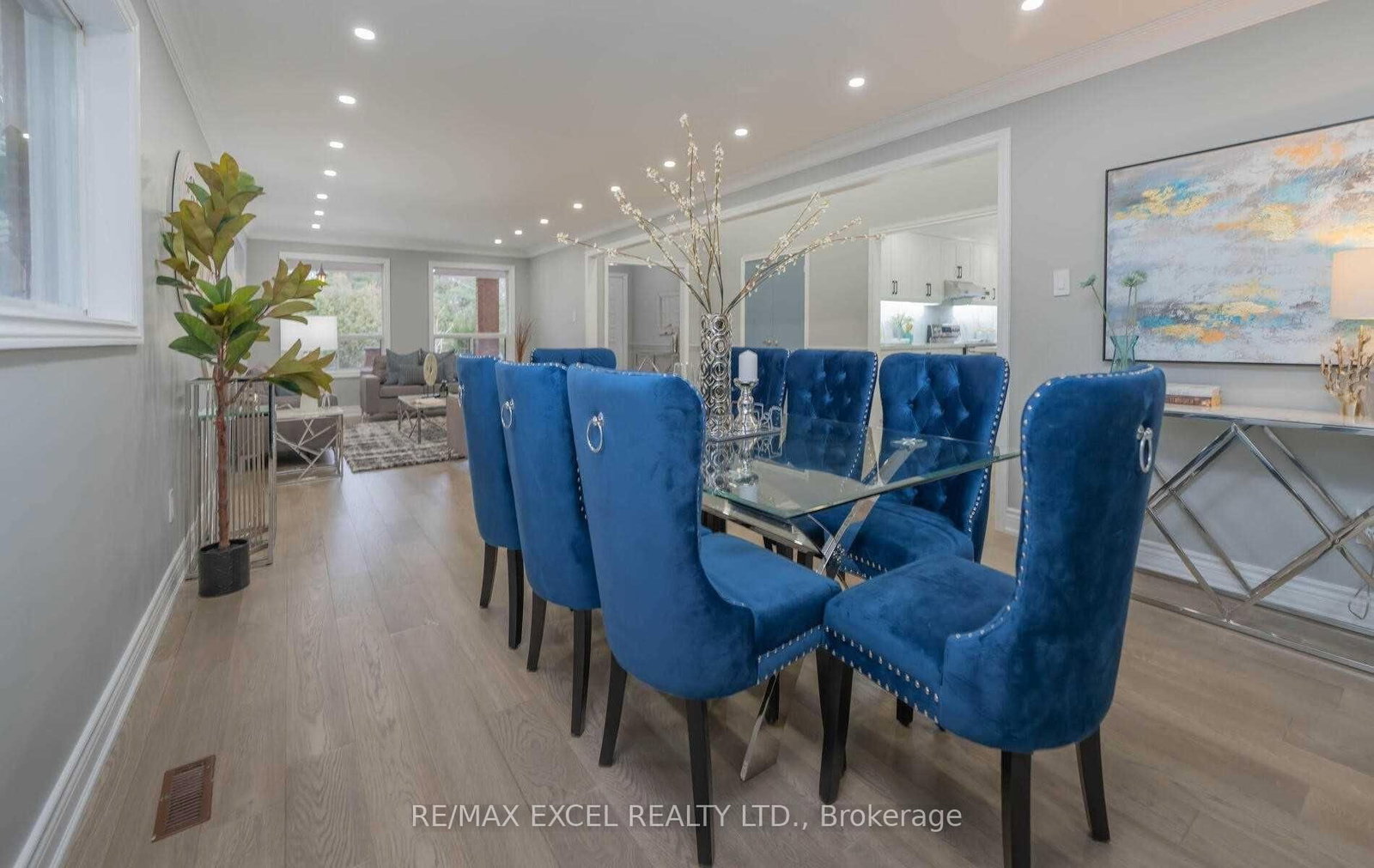 Detached House for sale at 20 Garden Avenue, Richmond Hill, Ontario, L4C 6L9 - South Richvale - MLS: N12924934