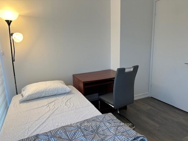 898 Portage Parkway, Unit 4002