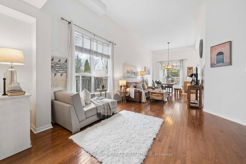 161 Mainprize Cres, East Gwillimbury, L0G 1M0 | Image 2