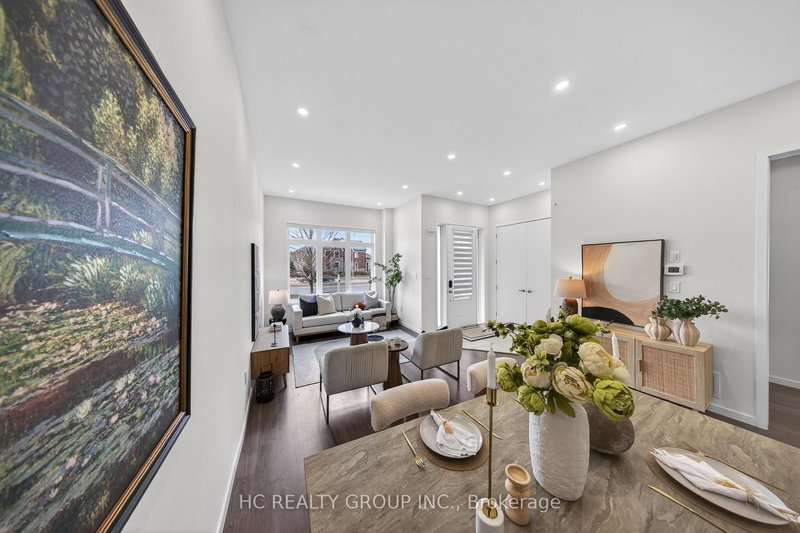 1240 Wellington St E, Aurora, L4G 2C9 | Image 3