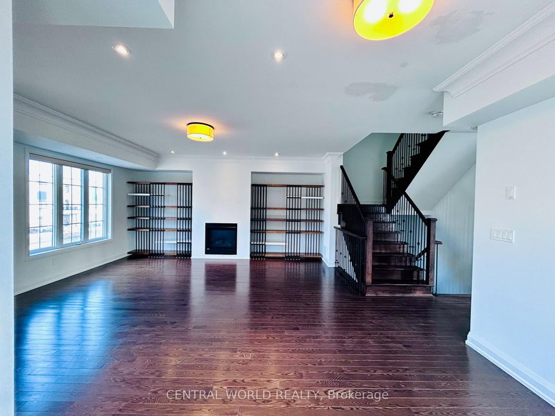 55 Village Pkwy, Markham, L3R 4K7 | Image 3