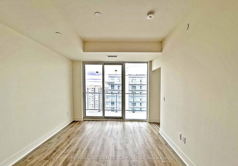 1302 - 185 Deerfield Rd, Newmarket, L3Y 0G7 | Image 3