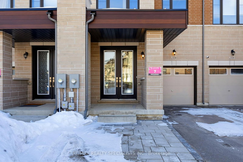 324 Laplante St, Newmarket, L3X 0M8 | Image 3