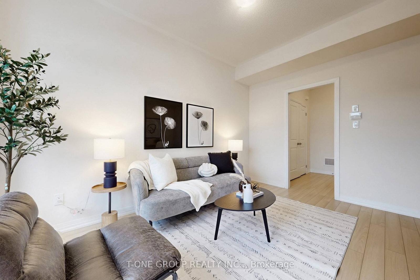 Townhouse for sale at 32 Stoeber Lane, Markham, Ontario, L6B 0S1 - Box Grove - MLS: N12926464