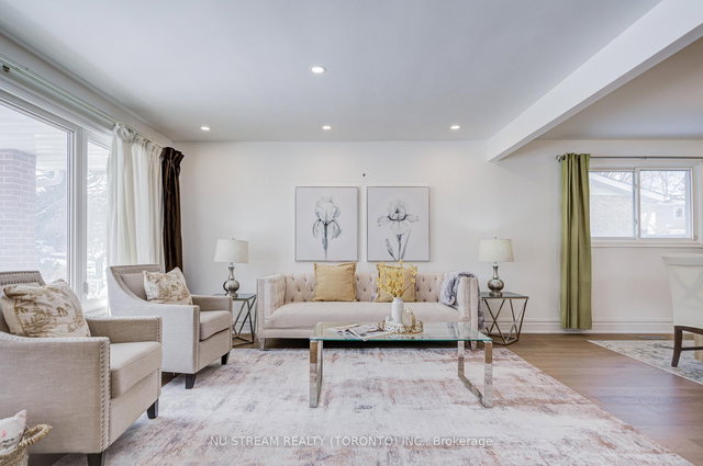 8 Hemingway Crescent