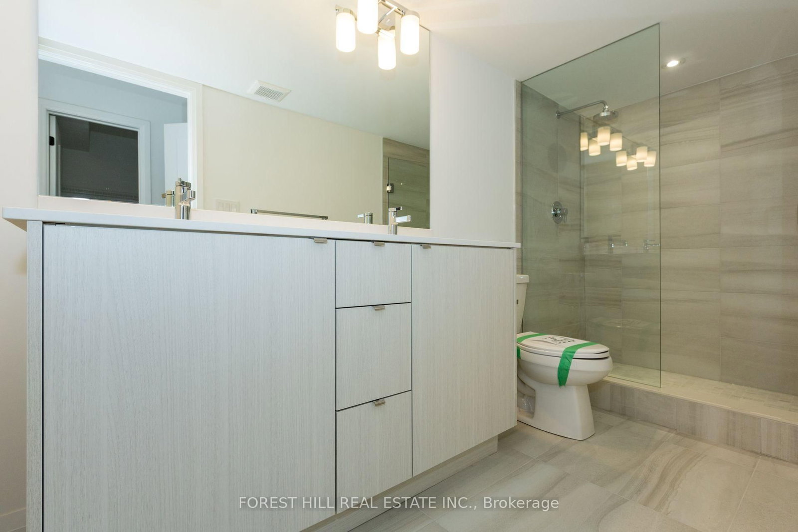 Townhouse for sale at 138 Alton Crescent, Vaughan, Ontario, L4J 0M1 - Uplands - MLS: N12926648