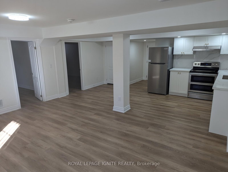 Bsmt - 137 Romanelli Cres, Bradford West Gwillimbury, L3Z 0X7 | Image 2