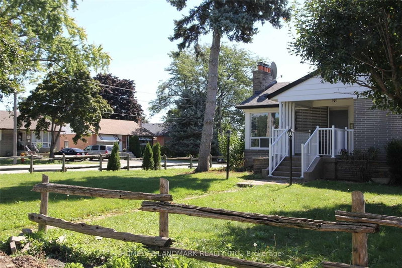 348 Boisdale Ave, Richmond Hill, L4C 1R3 | Image 2