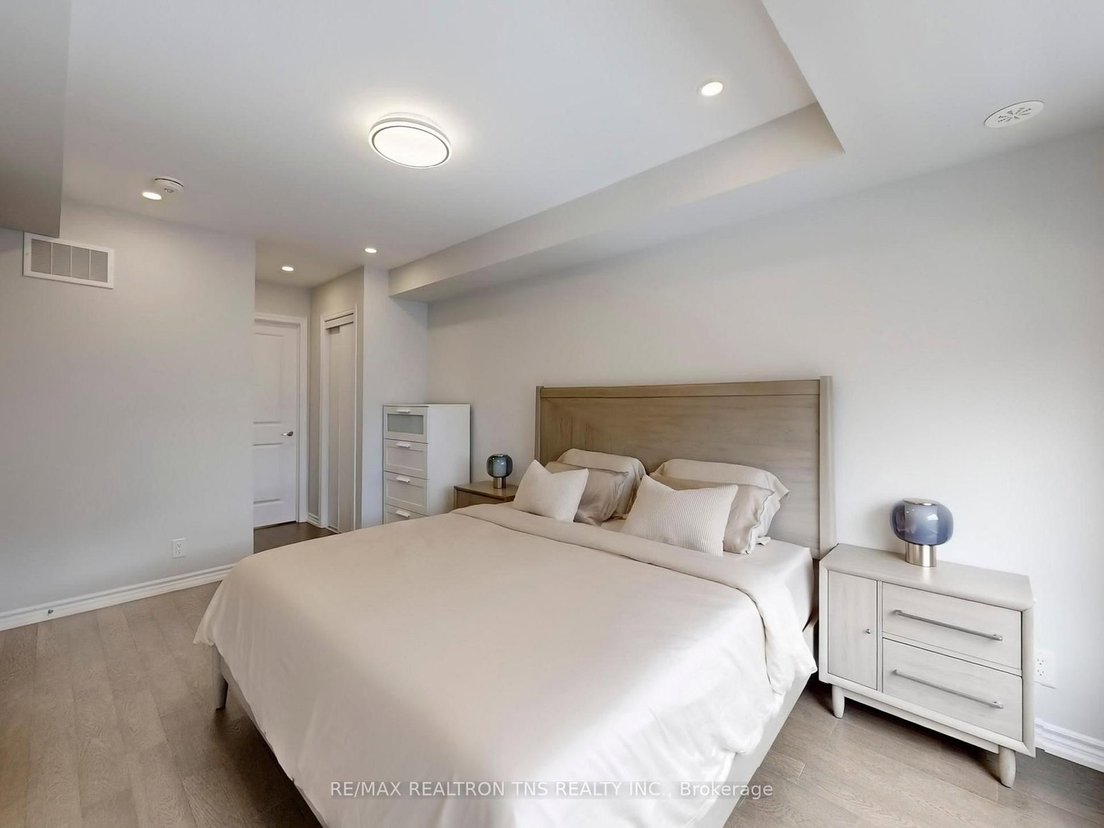 Townhouse for sale at 16 Herman Gilroy Lane, Markham, Ontario, L6C 3L7 - Angus Glen - MLS: N12927048