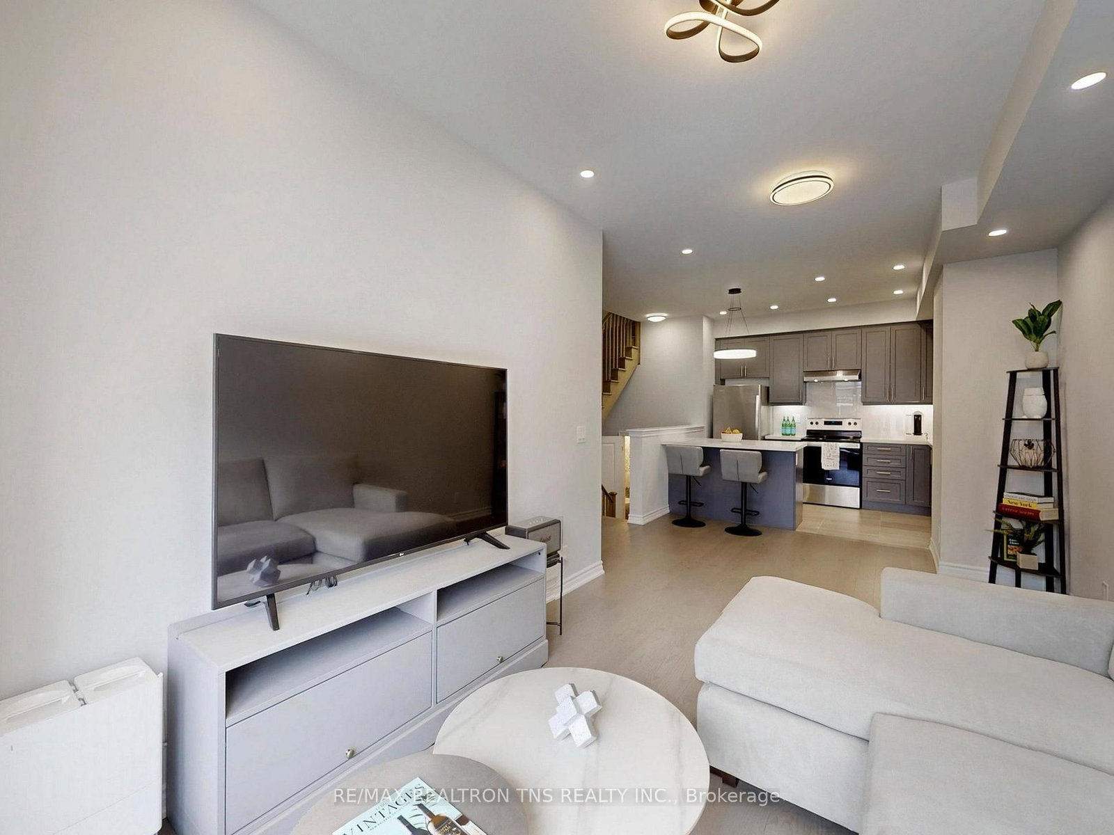 Townhouse for sale at 16 Herman Gilroy Lane, Markham, Ontario, L6C 3L7 - Angus Glen - MLS: N12927048