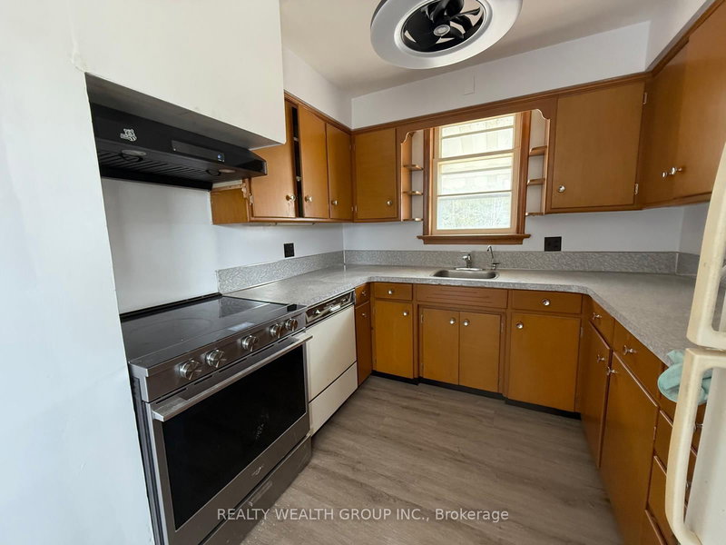 12190 Warden Ave, Whitchurch-Stouffville, L4A 2K1 | Image 2