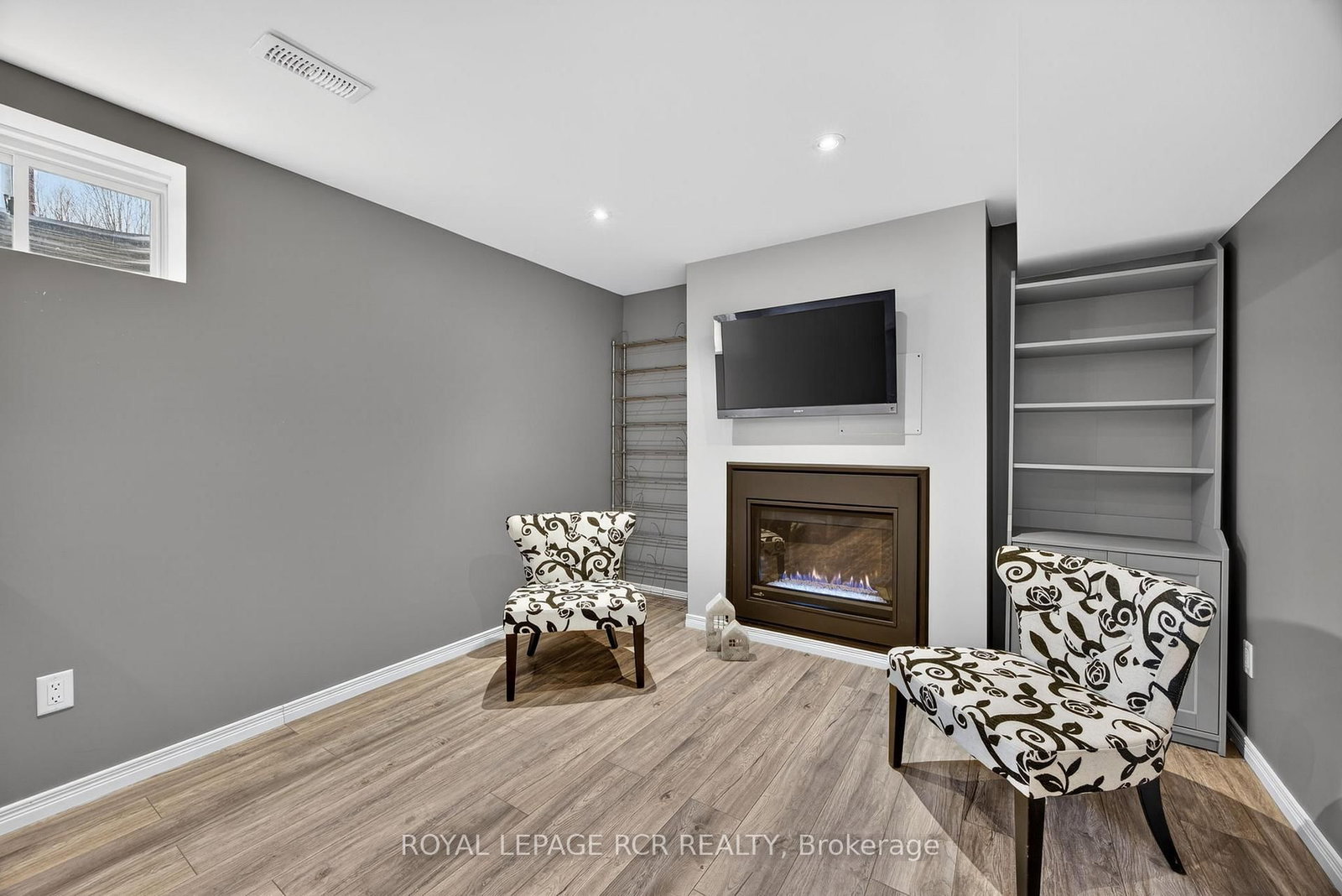 Detached House for sale at 105 Shephard Avenue, New Tecumseth, Ontario, L9R 2G4 - Alliston - MLS: N12927350