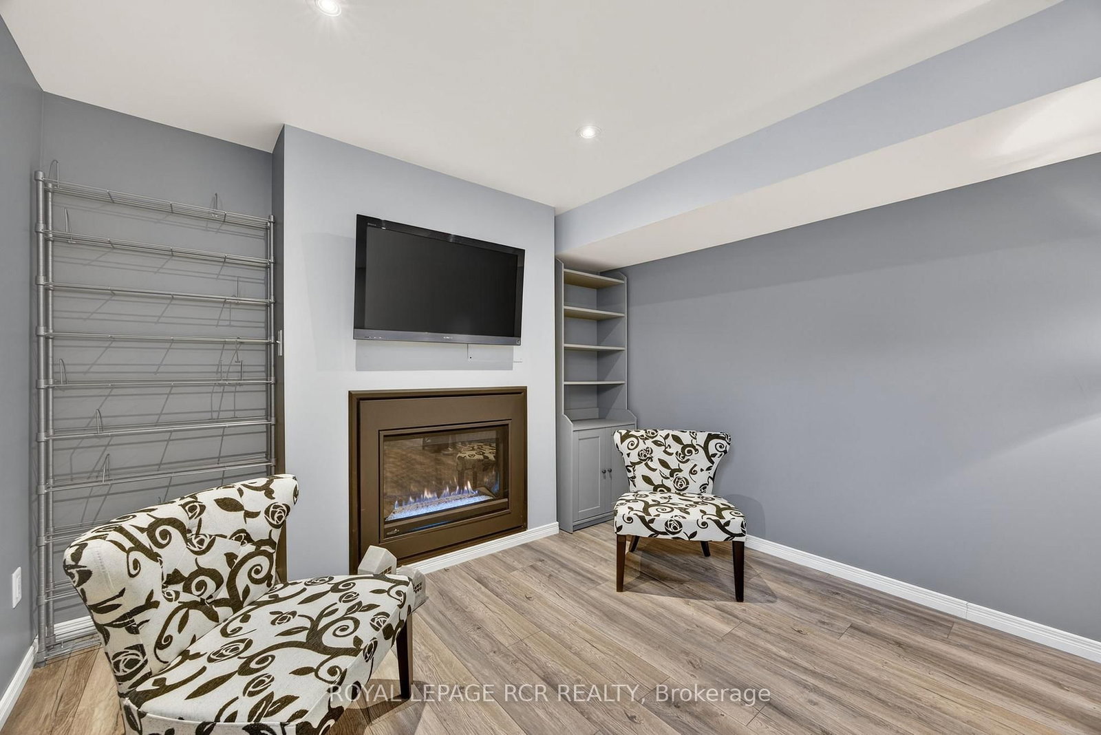 Detached House for sale at 105 Shephard Avenue, New Tecumseth, Ontario, L9R 2G4 - Alliston - MLS: N12927350