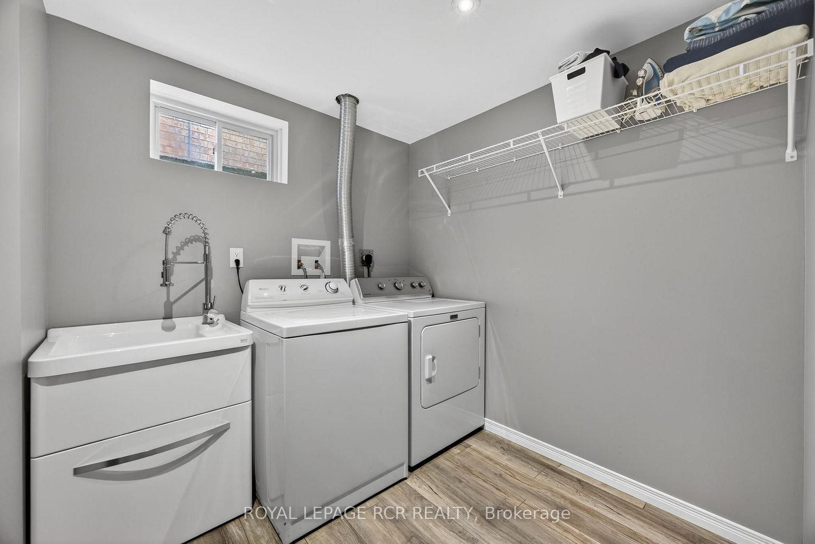 Detached House for sale at 105 Shephard Avenue, New Tecumseth, Ontario, L9R 2G4 - Alliston - MLS: N12927350