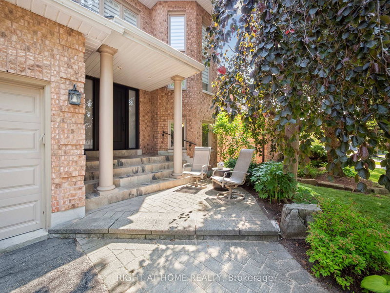 100 Carlyle Cres, Aurora, L4G 6P7 | Image 3