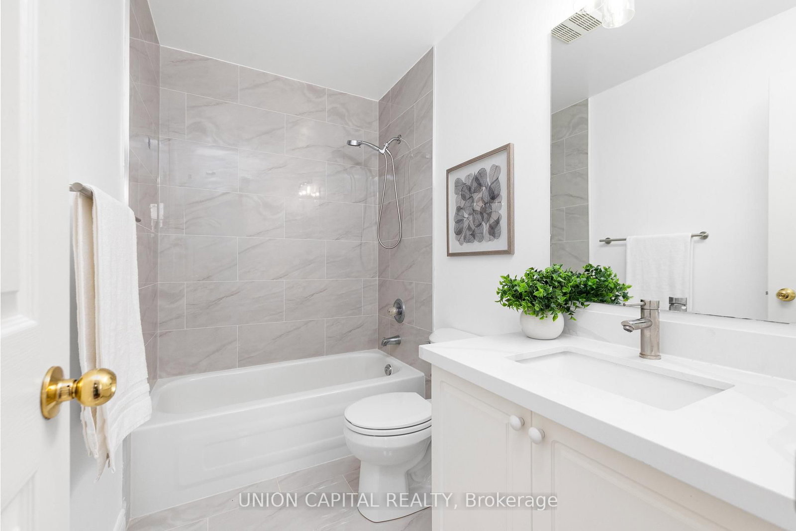 Townhouse for sale at 29 Queen's Plate Drive, Markham, Ontario, L6C 2A9 - Angus Glen - MLS: N12927968