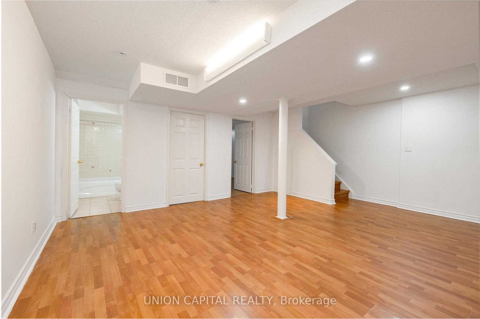 Townhouse for sale at 29 Queen's Plate Drive, Markham, Ontario, L6C 2A9 - Angus Glen - MLS: N12927968