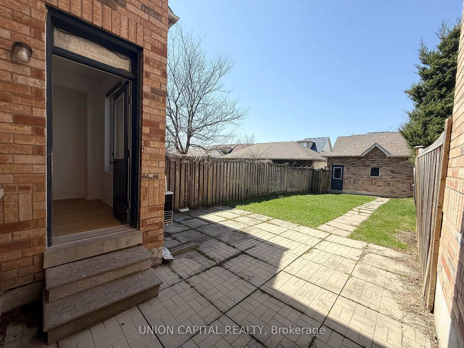 Townhouse for sale at 29 Queen's Plate Drive, Markham, Ontario, L6C 2A9 - Angus Glen - MLS: N12927968