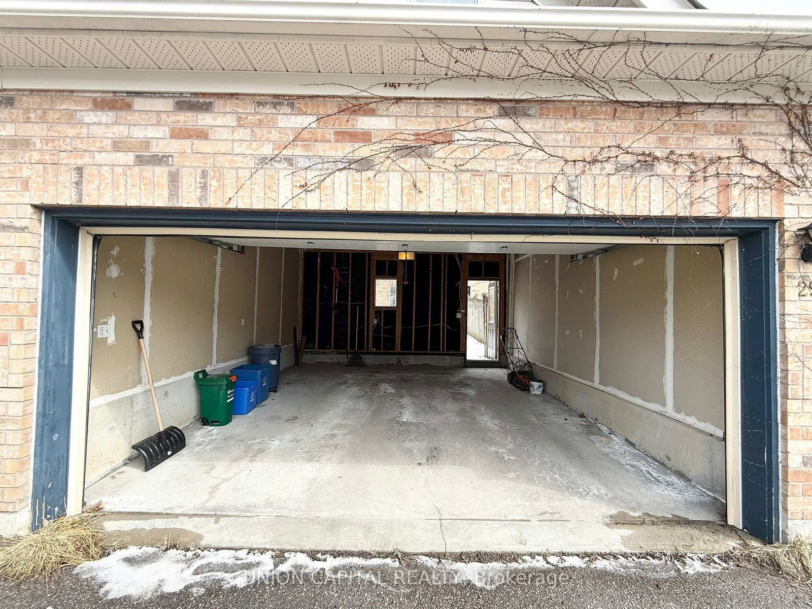 Townhouse for sale at 29 Queen's Plate Drive, Markham, Ontario, L6C 2A9 - Angus Glen - MLS: N12927968