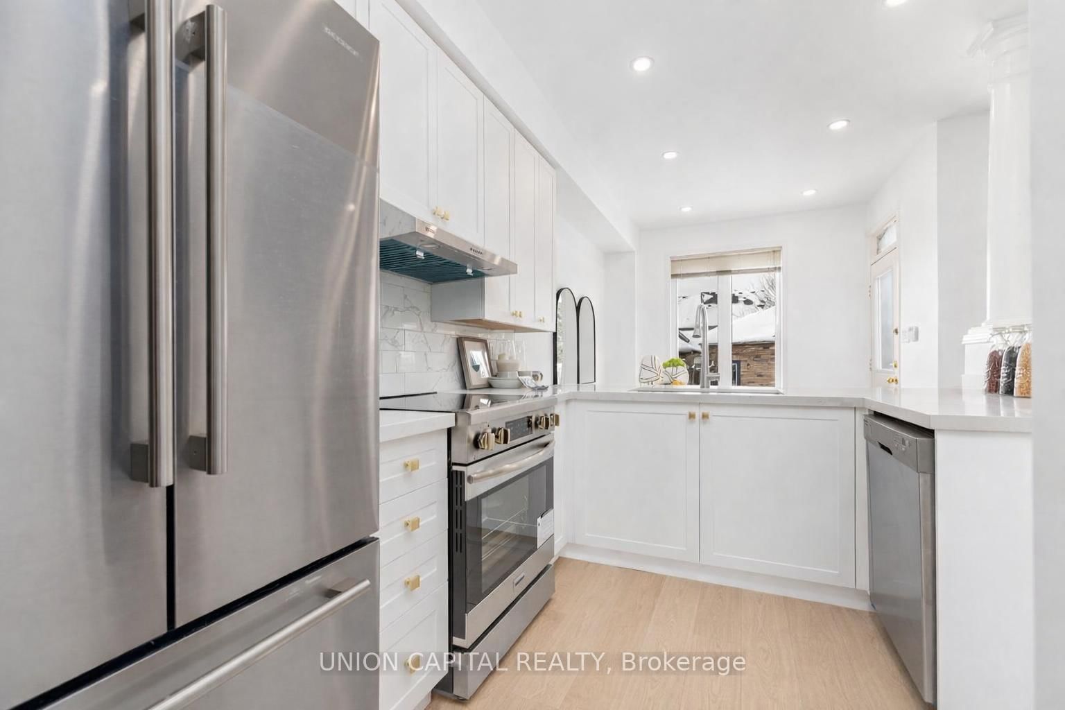 Townhouse for sale at 29 Queen's Plate Drive, Markham, Ontario, L6C 2A9 - Angus Glen - MLS: N12927968