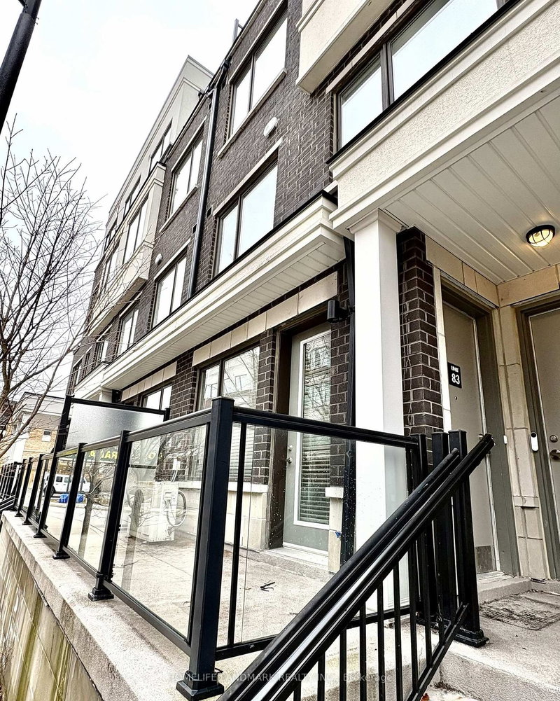 83 - 400 Alex Gardner Circ, Aurora, L4G 3G5 | Image 2