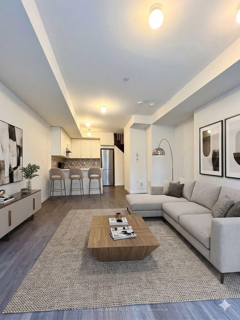 83 - 400 Alex Gardner Circ, Aurora, L4G 3G5 | Image 3