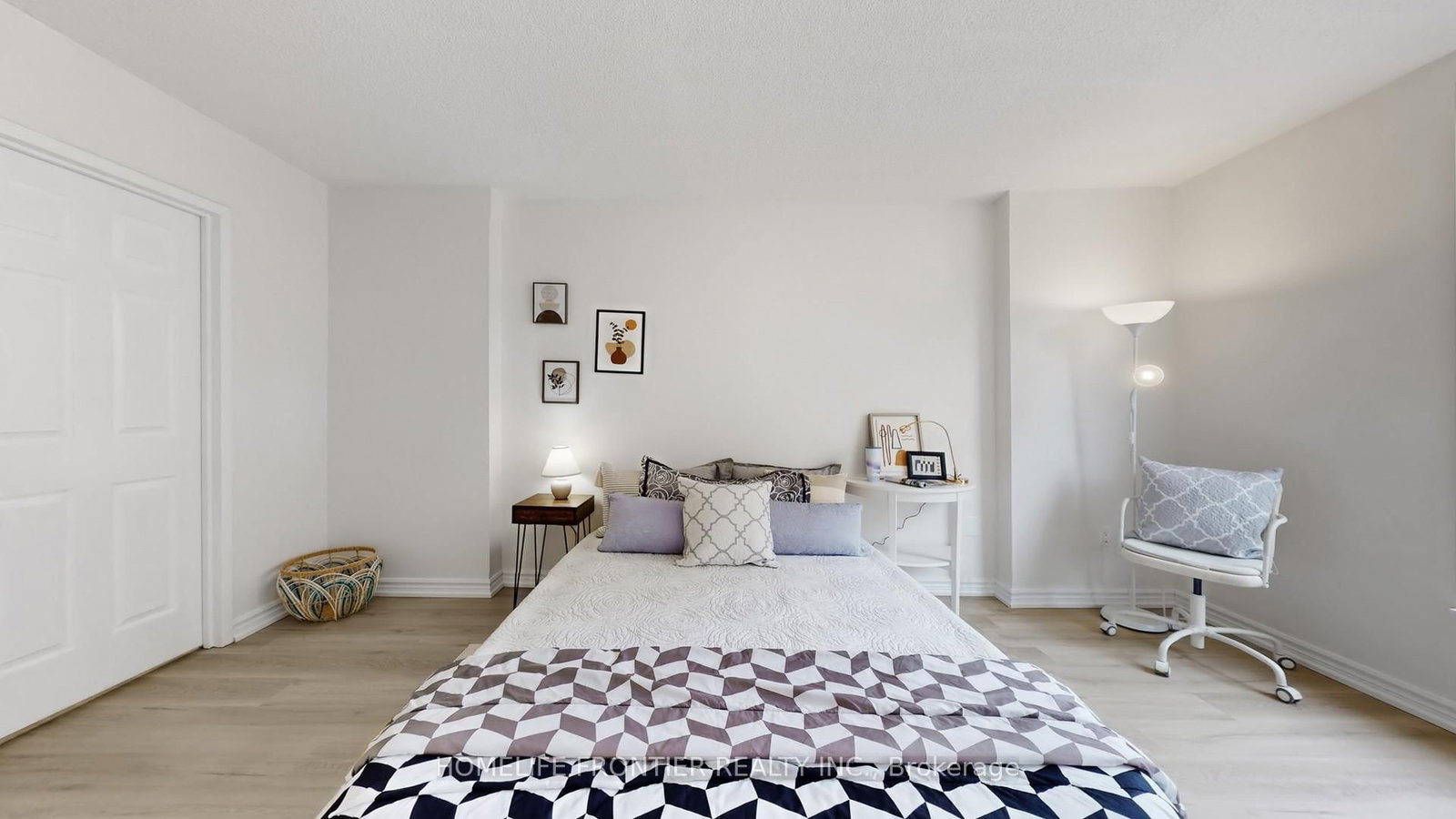 Condo for sale at 306-9 Chalmers Road, Richmond Hill, Ontario, L4B 3N3 - Doncrest - MLS: N12928752