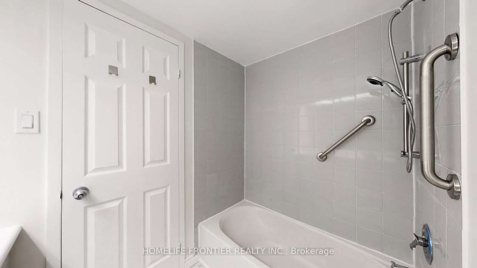 Condo for sale at 306-9 Chalmers Road, Richmond Hill, Ontario, L4B 3N3 - Doncrest - MLS: N12928752