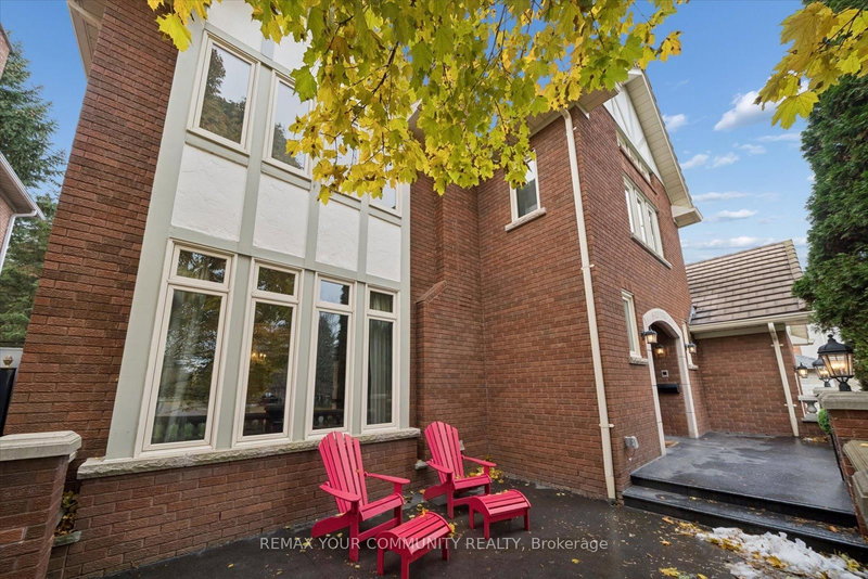 8 Old Park Lane, Richmond Hill, L4B 2L8 | Image 3