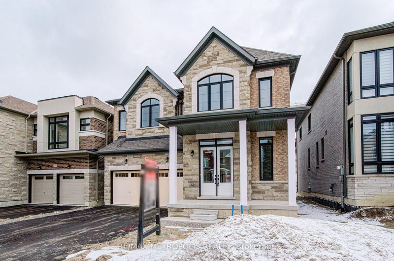 19 Kane Cres, Aurora, L4G 0C5 | Image 3