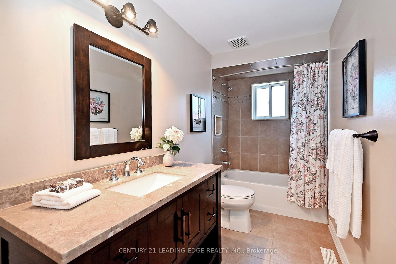 Detached House for sale at 34 Pandora Court, Richmond Hill, Ontario, L4S 1J4 - Devonsleigh - MLS: N12929488