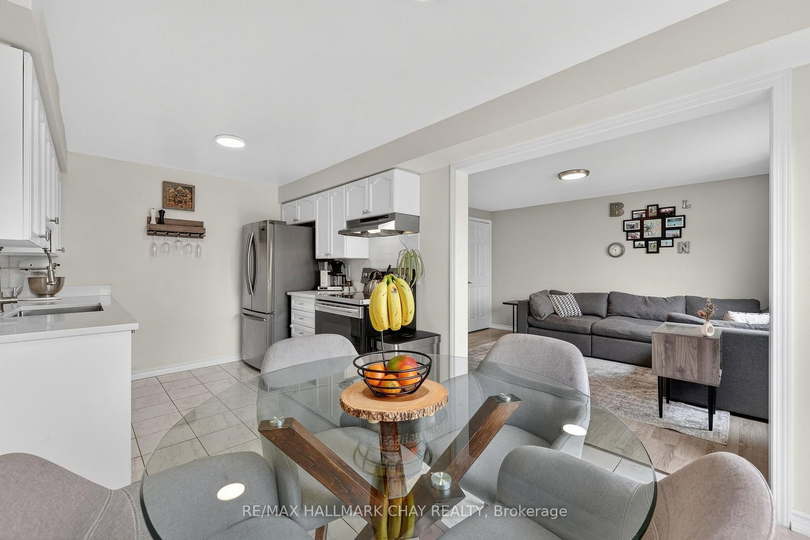 Townhouse for sale at 2057 Osbond Road, Innisfil, Ontario, L9S 0B6 - Alcona - MLS: N12929596