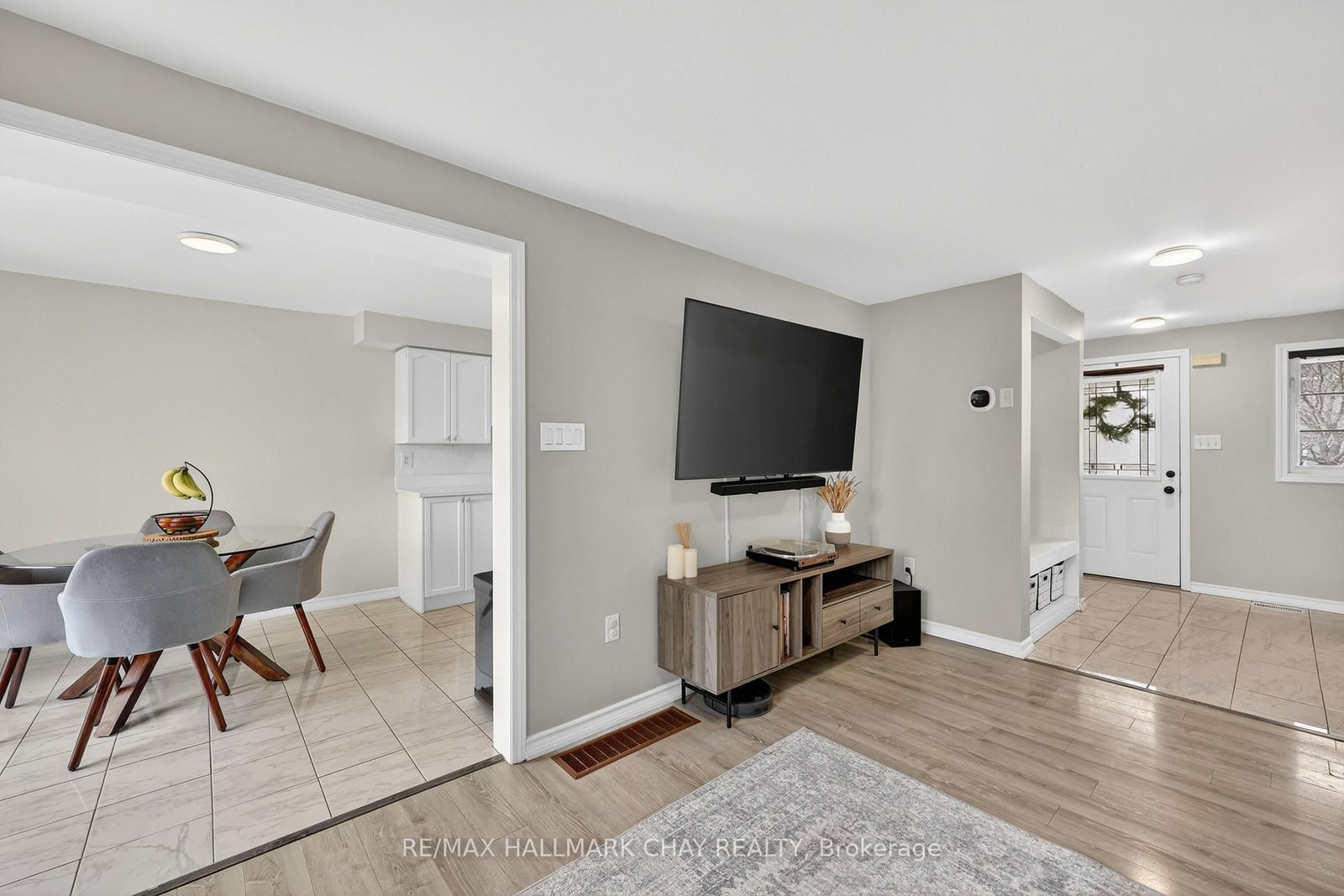 Townhouse for sale at 2057 Osbond Road, Innisfil, Ontario, L9S 0B6 - Alcona - MLS: N12929596