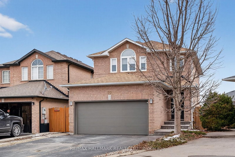 33 Topaz Crt, Vaughan, L6A 2X2 | Image 2