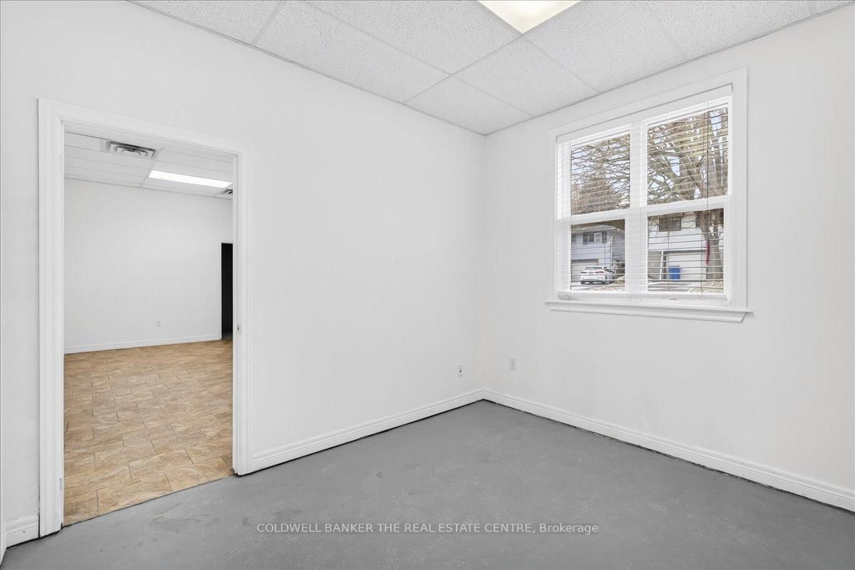 169 Charlotte Street S, Unit Unit 1 - Photo 10