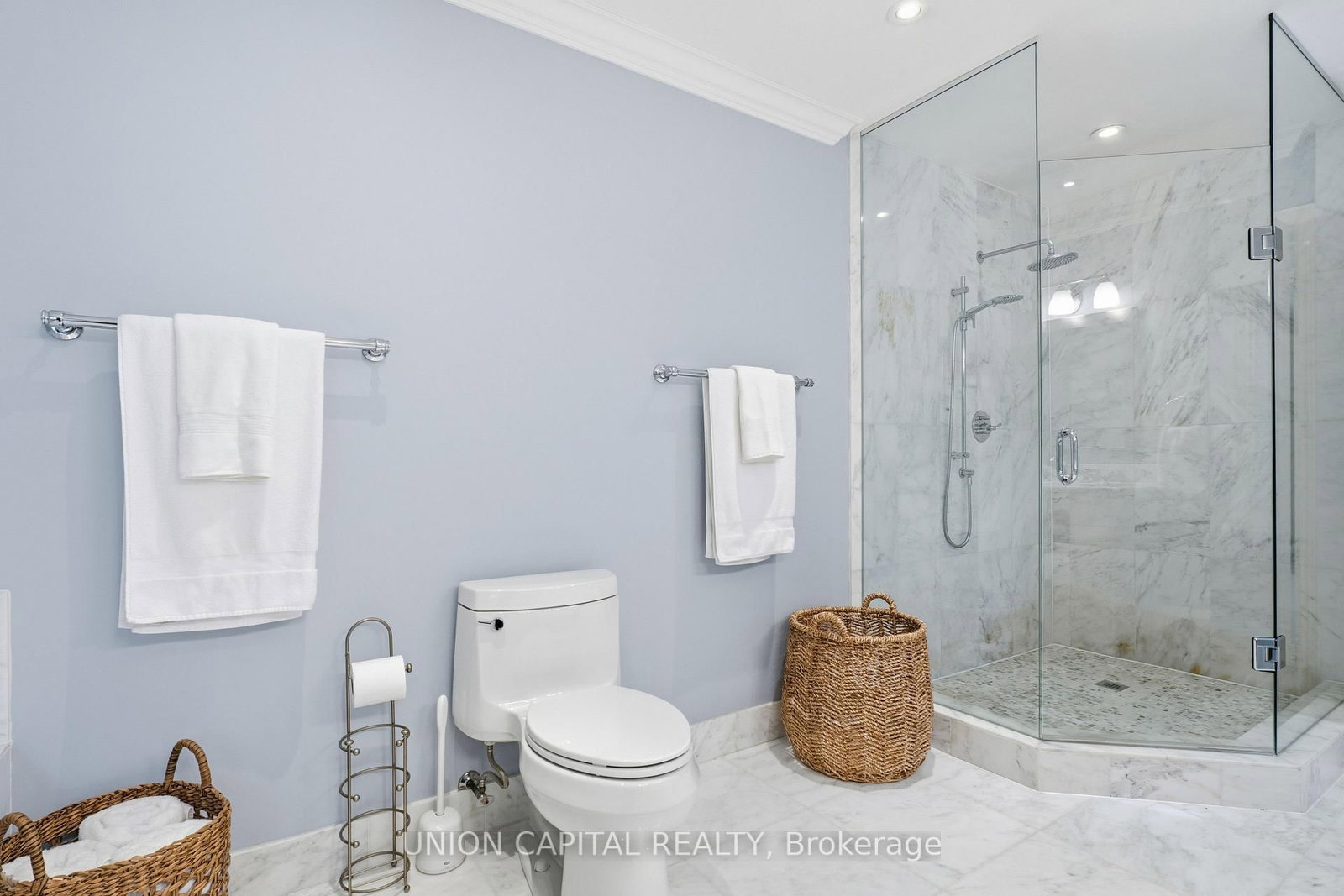 Detached House for sale at 110 Regent Street, Richmond Hill, Ontario, L4C 9P4 - Mill Pond - MLS: N12930460