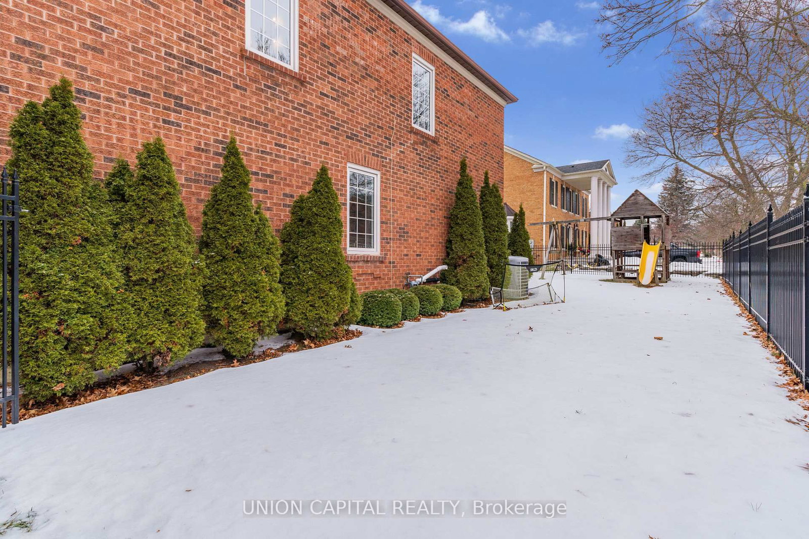 Detached House for sale at 110 Regent Street, Richmond Hill, Ontario, L4C 9P4 - Mill Pond - MLS: N12930460