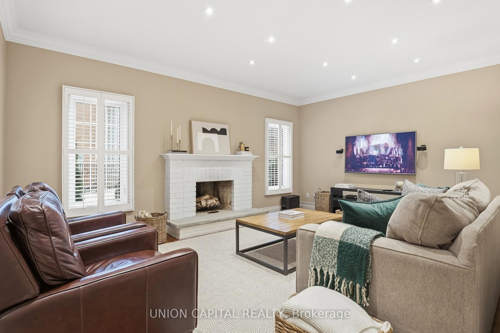 Detached House for sale at 110 Regent Street, Richmond Hill, Ontario, L4C 9P4 - Mill Pond - MLS: N12930460